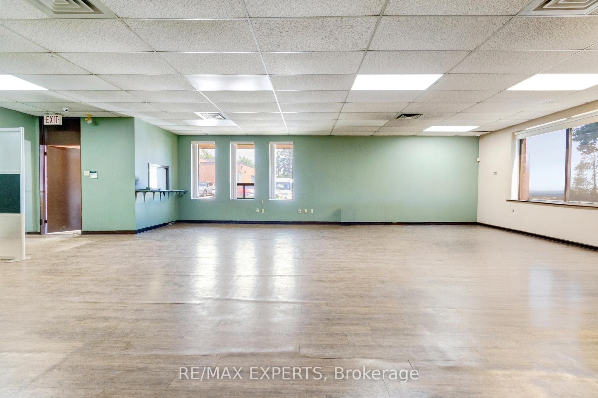 135 Watline Avenue photo 27