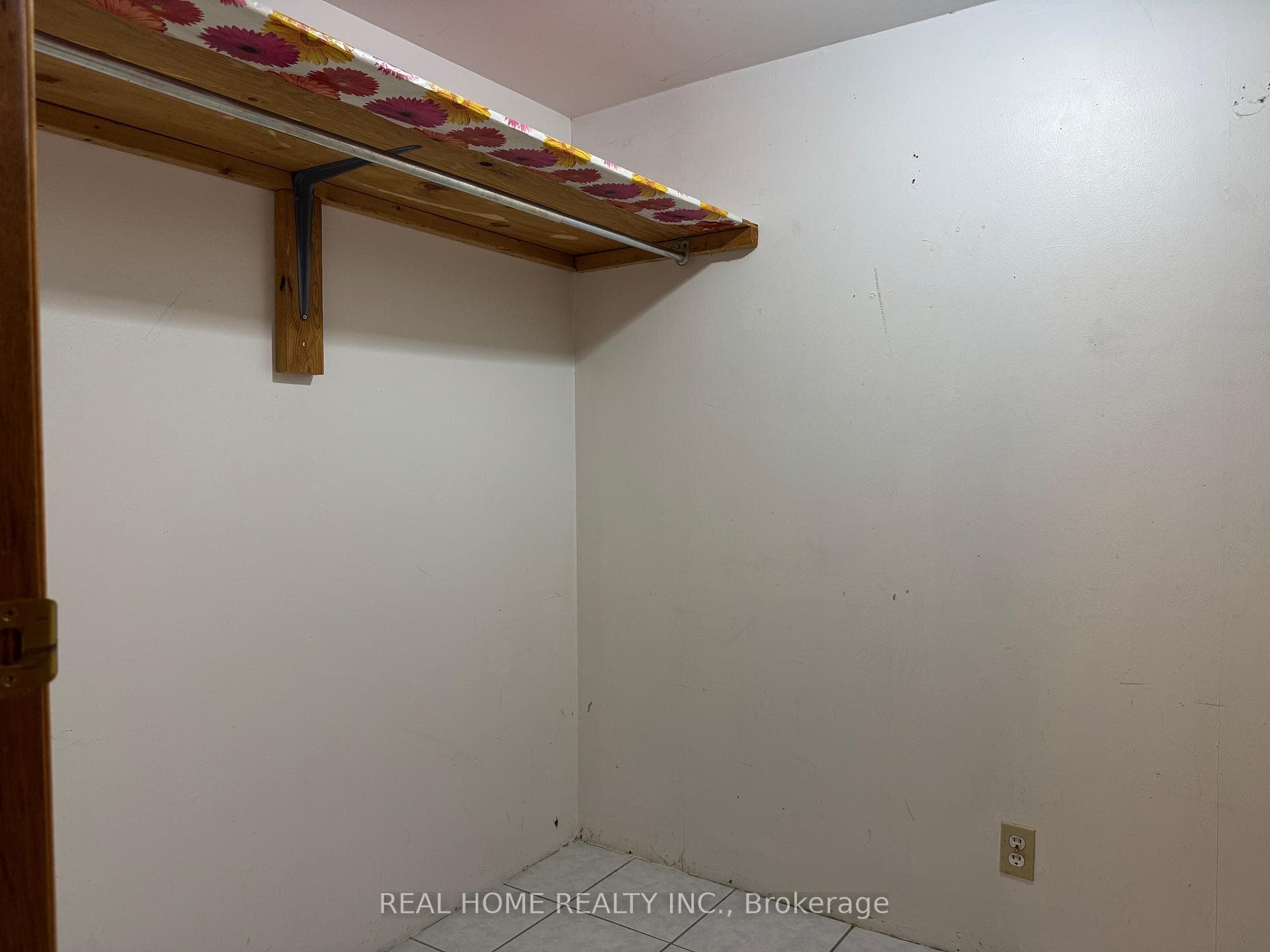 401 Fernleigh Circle Unit Lower L photo 16