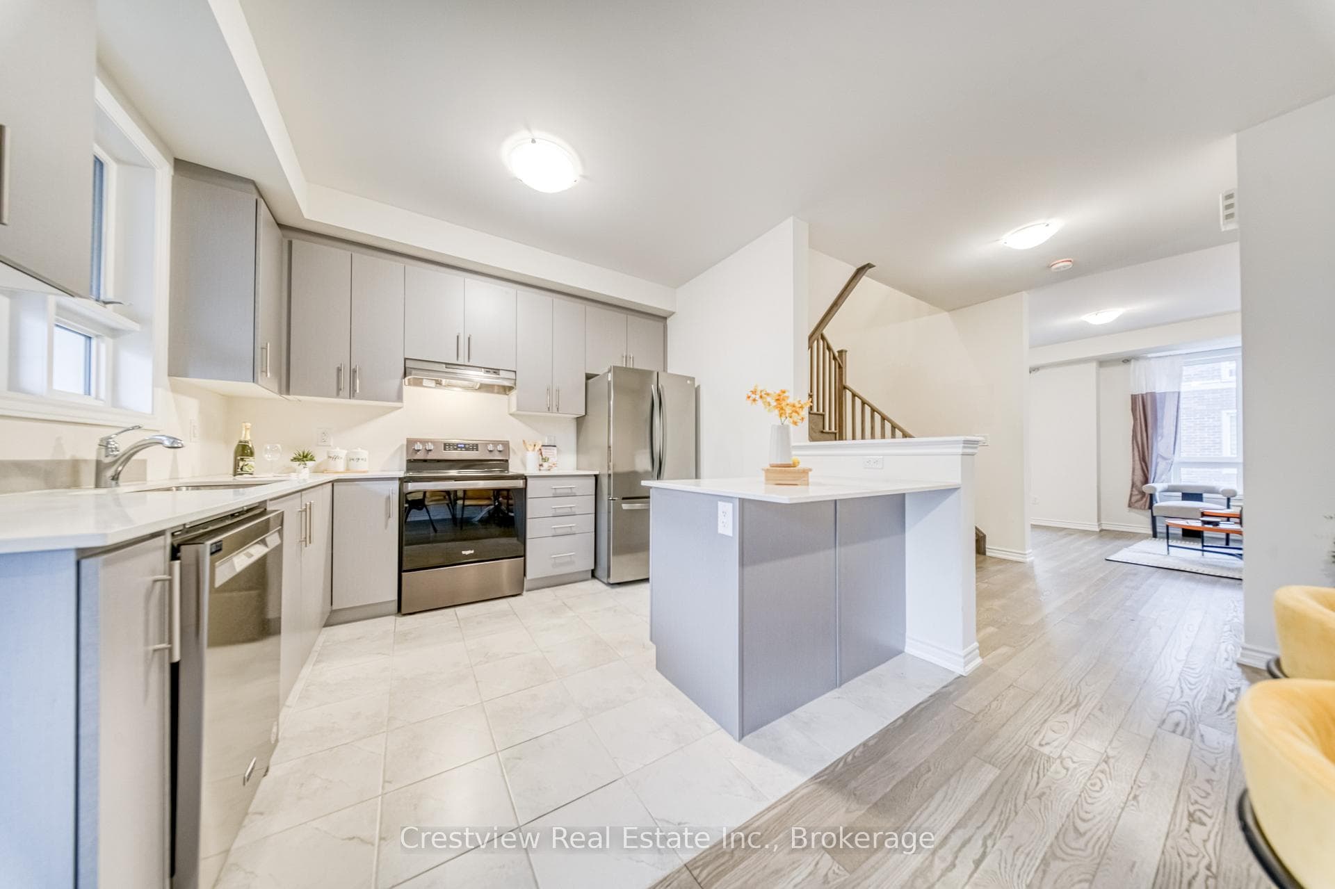 81 Massachusetts Lane photo 12