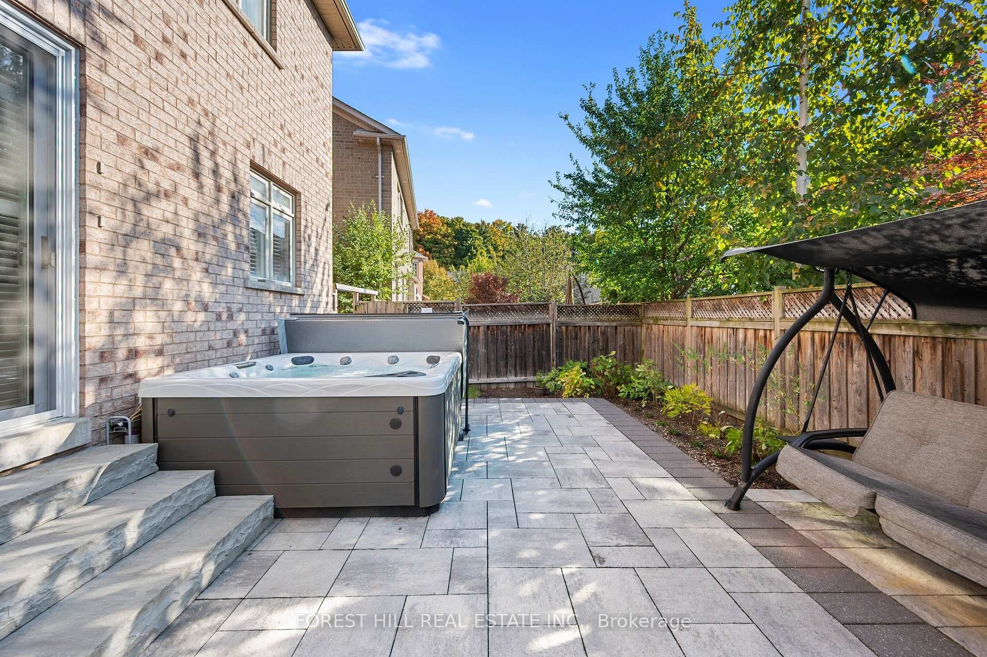 11 Hendel Drive photo 28
