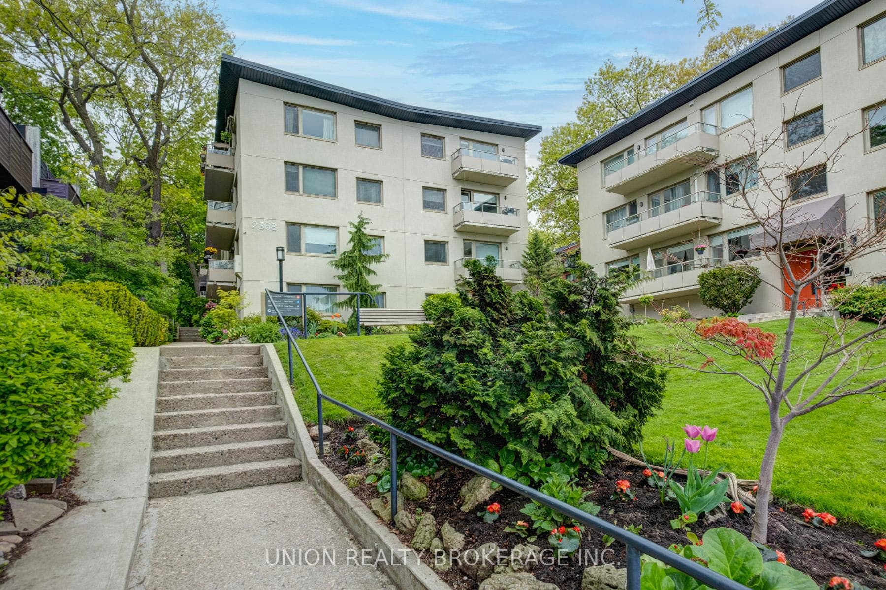 2368 Queen Street Unit 20 photo 17