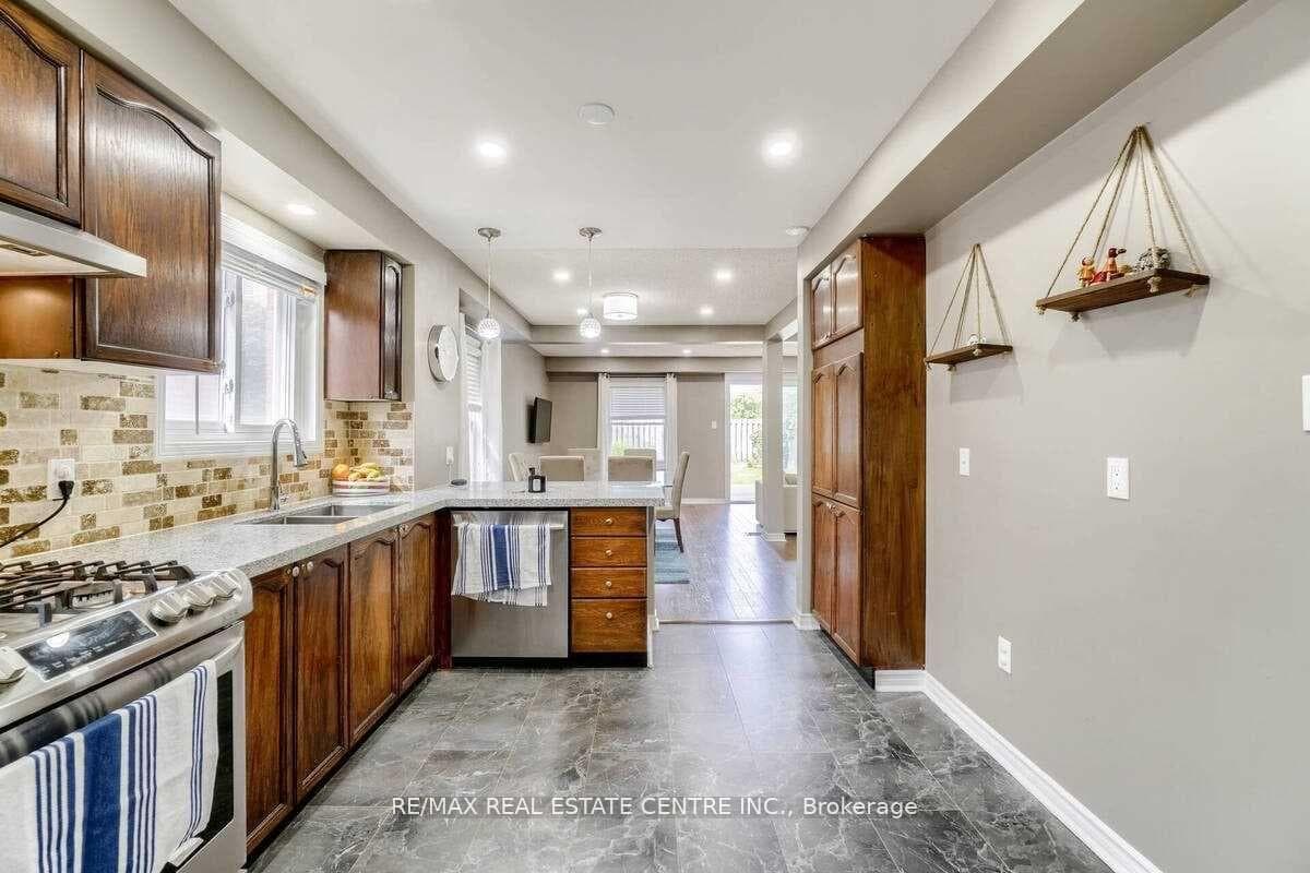 18 Galbraith Court photo 4