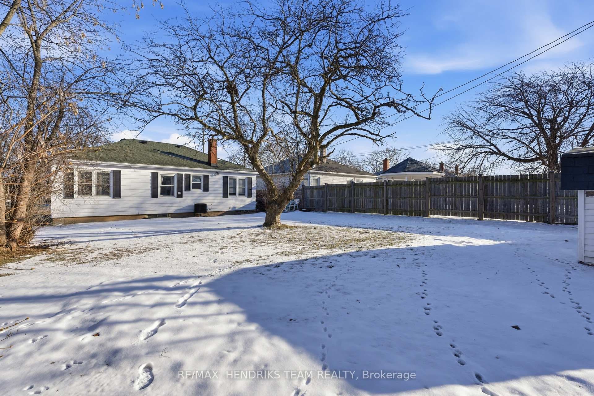 85 Albert Street photo 34