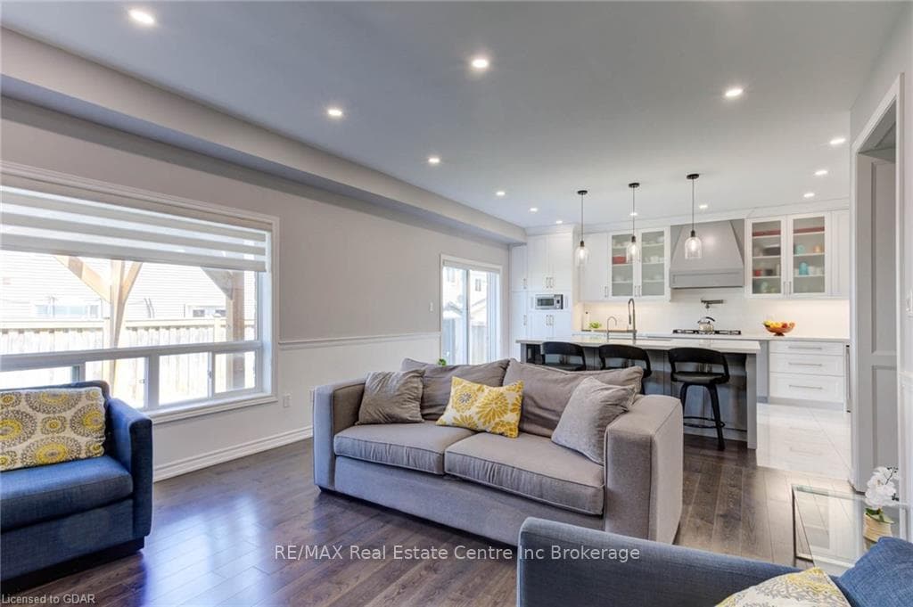 259 IRWIN Street photo 10