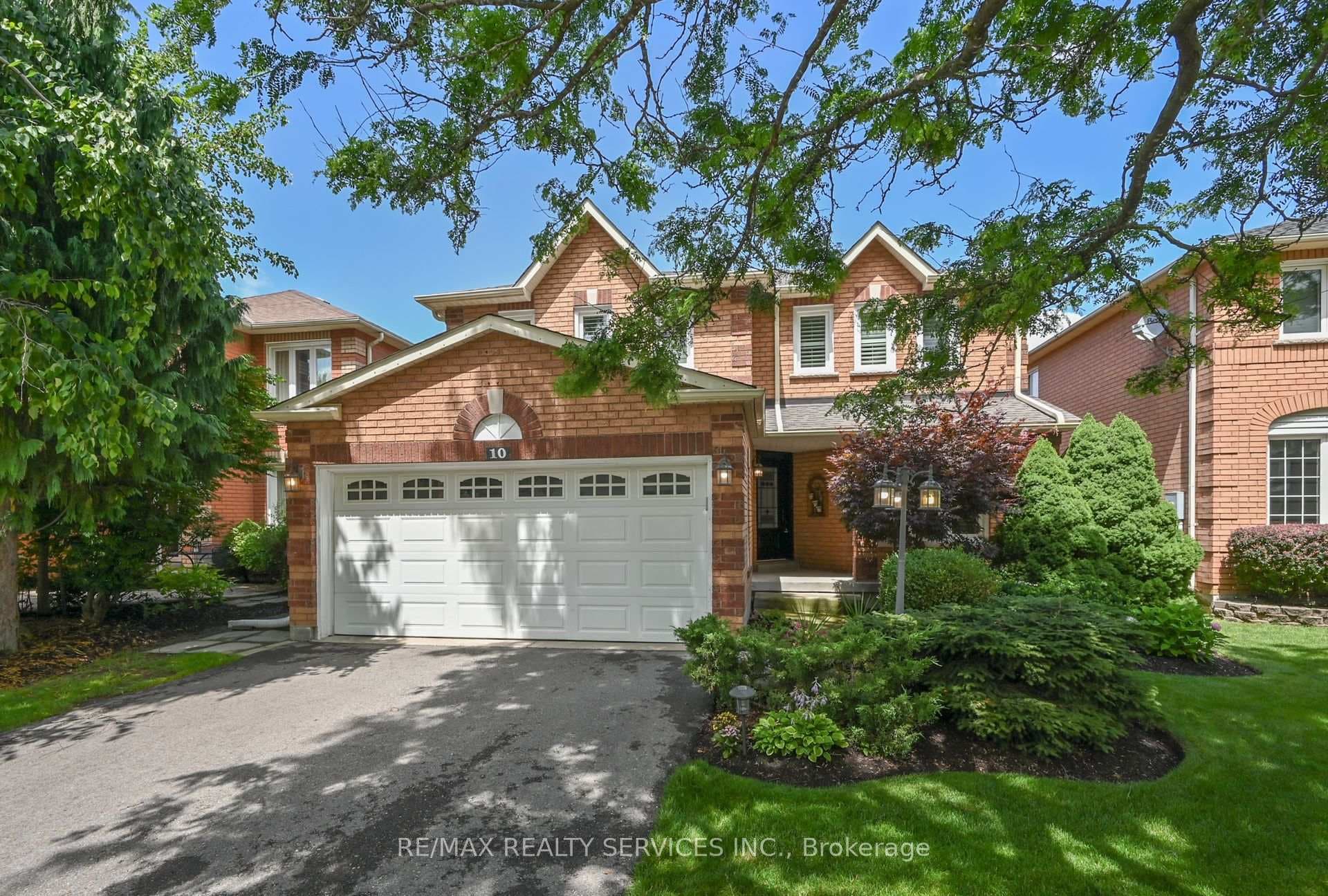 10 Livingston Drive photo 1