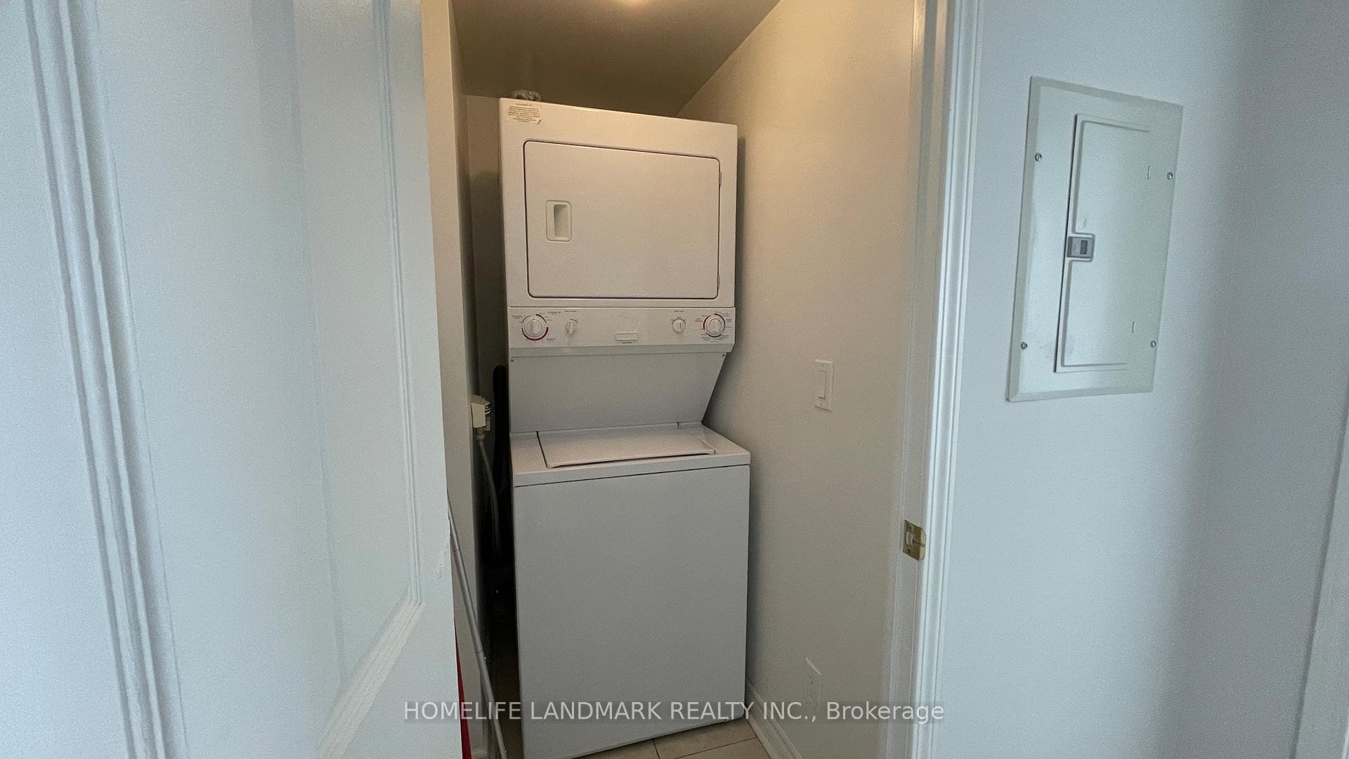 18 Kenaston Gardens Unit 501 photo 12