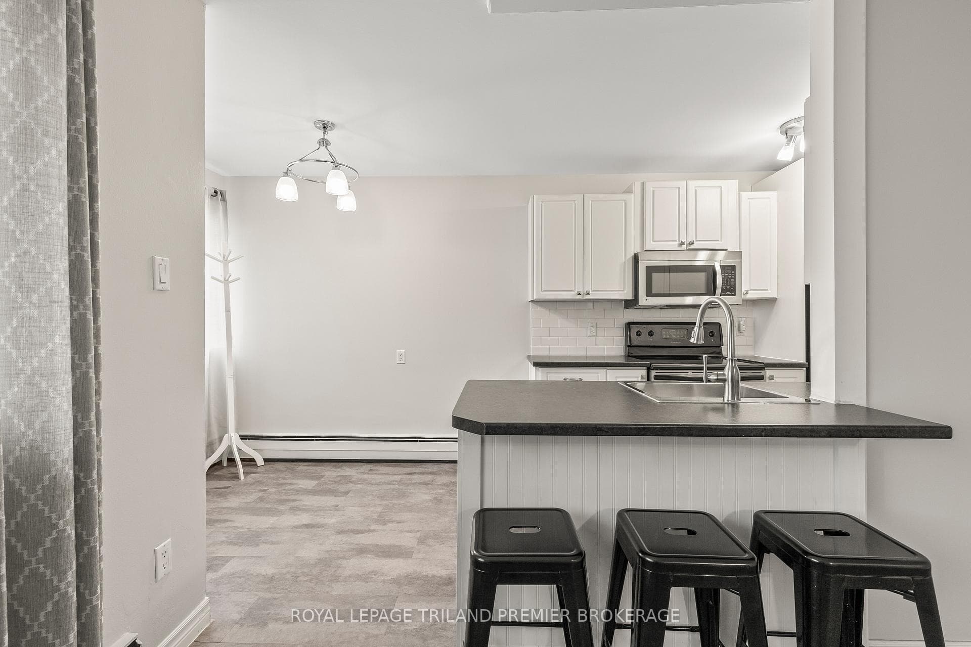 1176 Hamilton Road Unit 109 photo 5