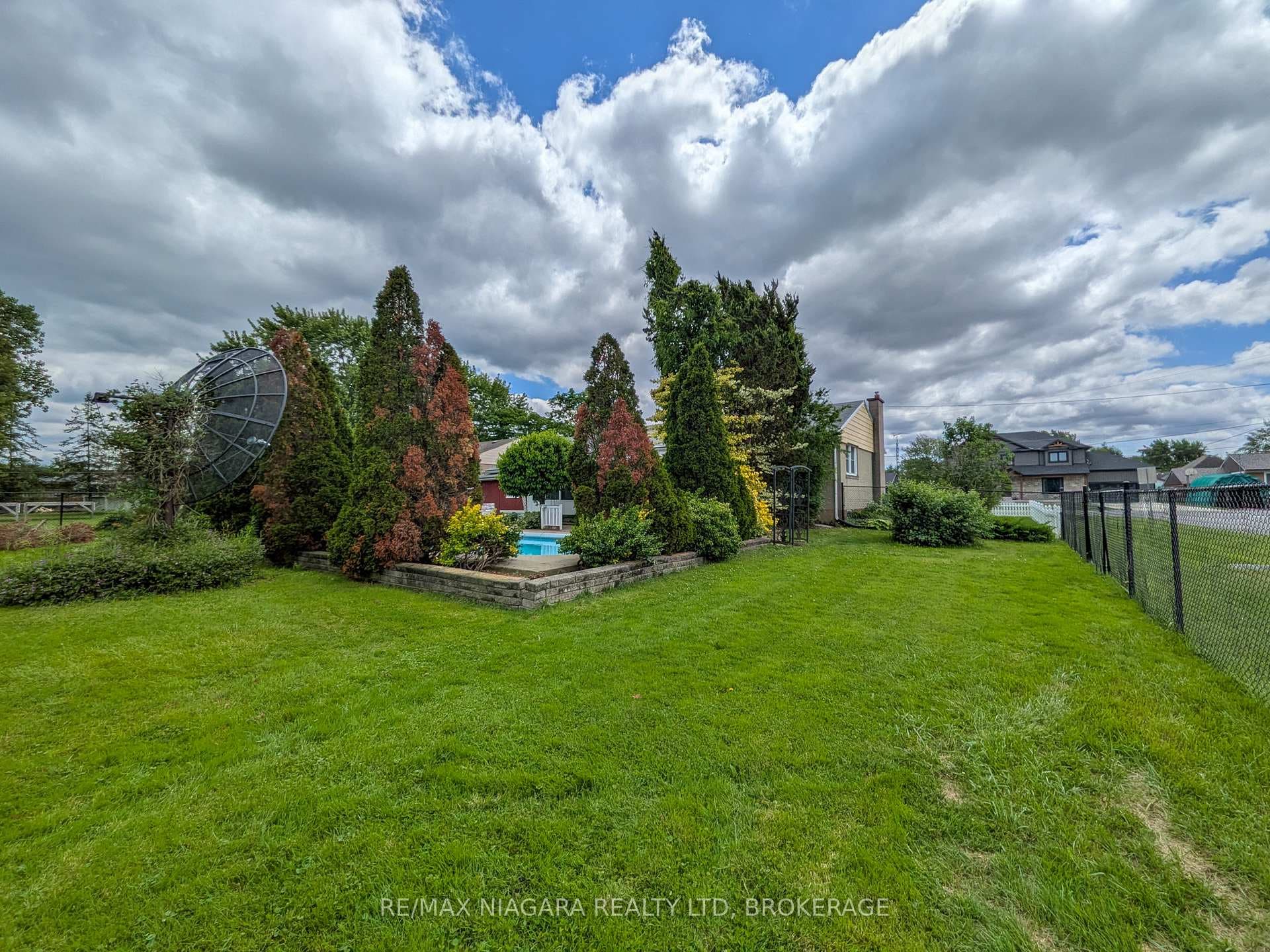 2882 Westbrook Avenue photo 8