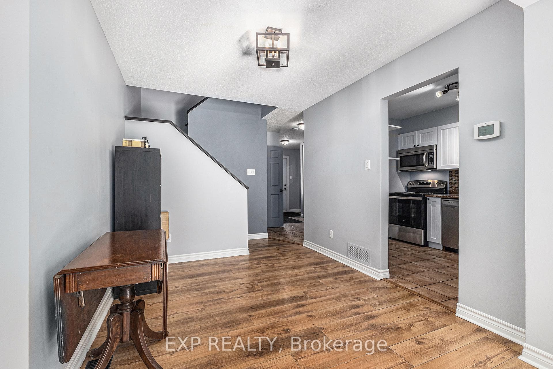 84 Woodford Way photo 9
