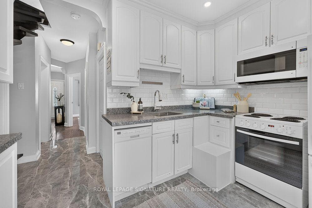 124 Eileen Avenue photo 9