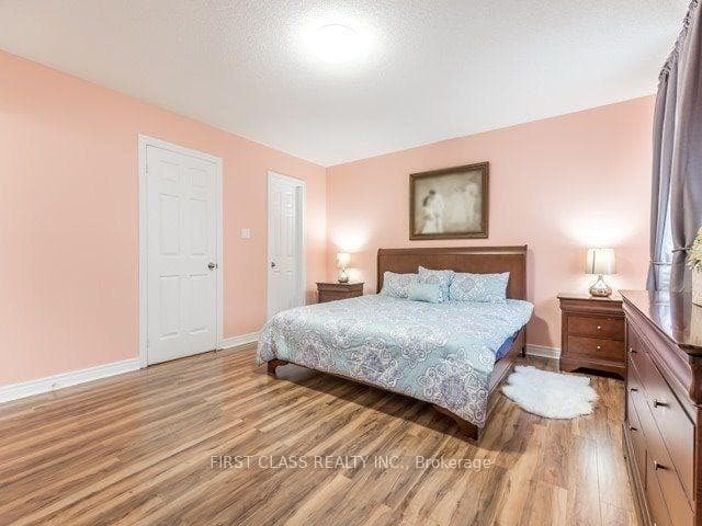 356 Hobbs Crescent photo 12