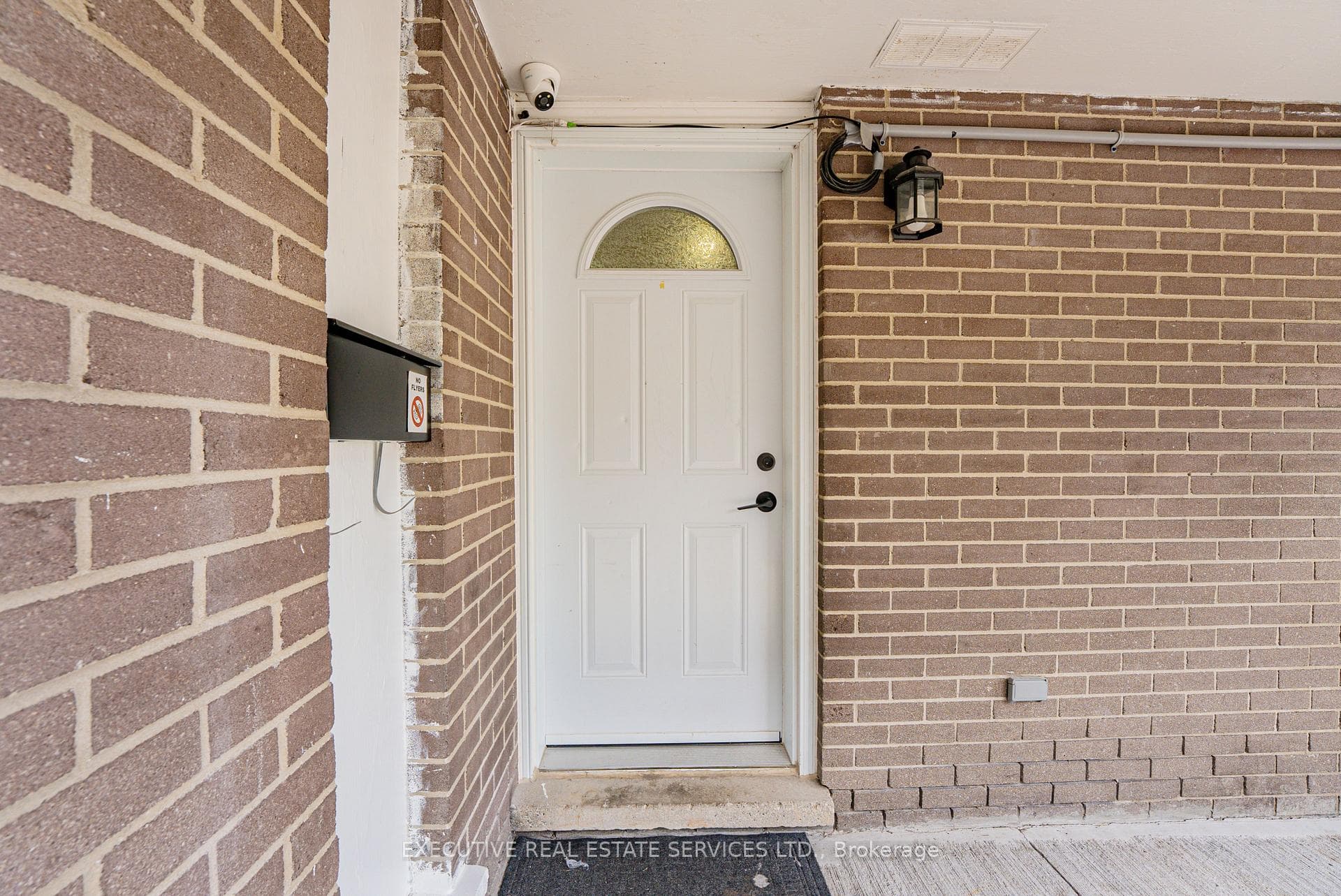 77 Overlea Drive photo 5