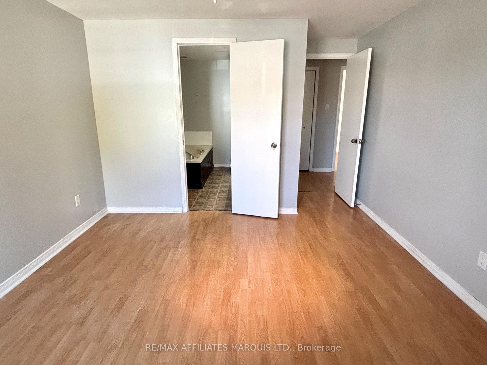 111 Jobin Avenue photo 11