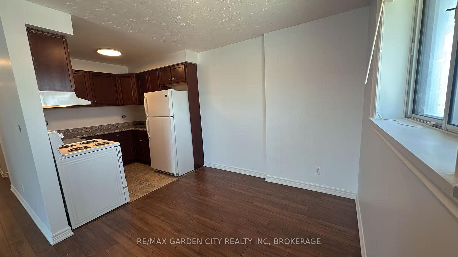 210 PELHAM Road Unit 301 photo 16