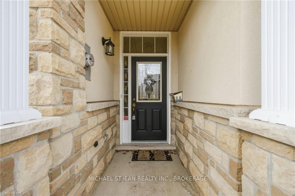 106 Maplevale Drive photo 4