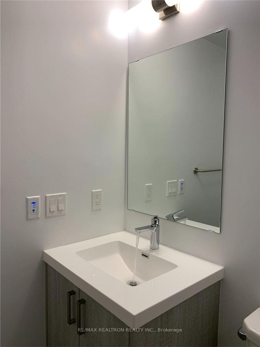 77 Mutual Street Unit 3005 photo 9