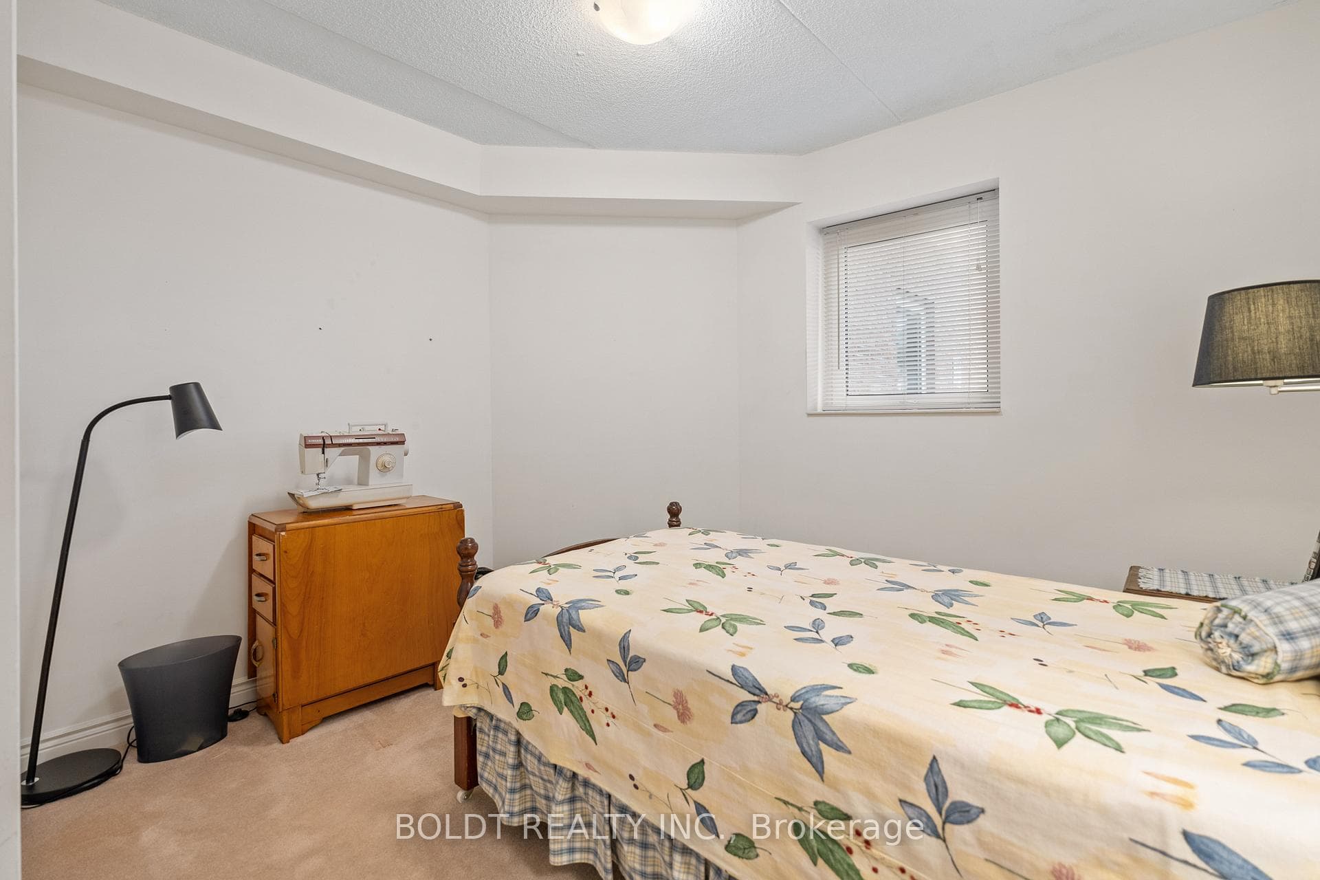 244 Lakeshore Road Unit 207 photo 24