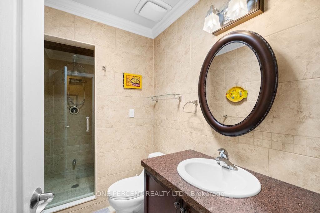 583 Stephens Crescent photo 18