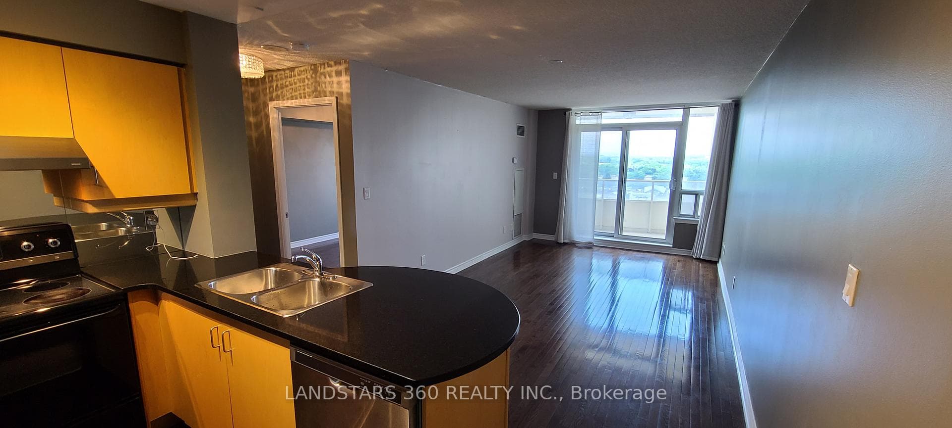 2 Rean Drive Unit 1502 photo 9