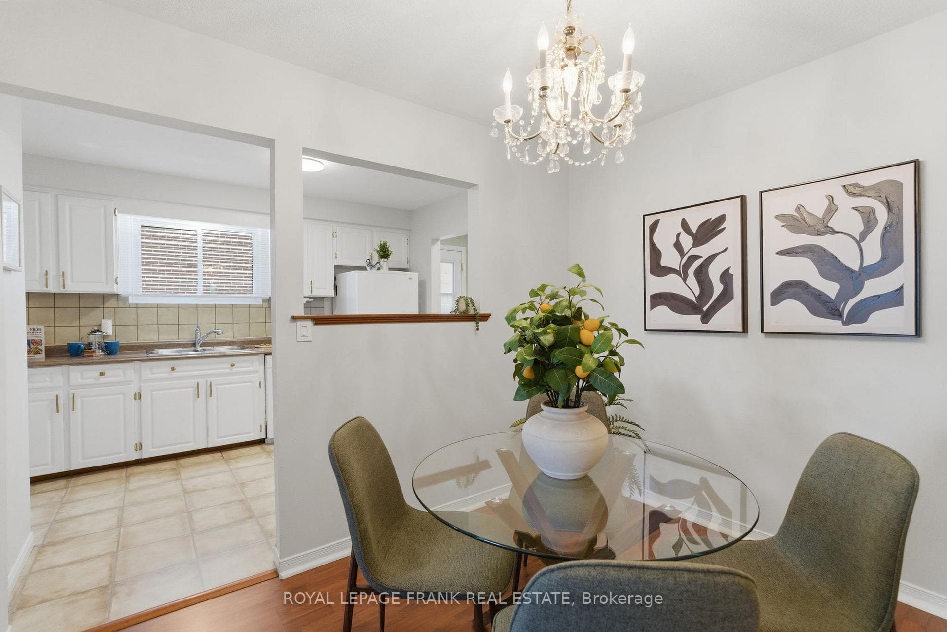 380 Surrey Drive photo 12
