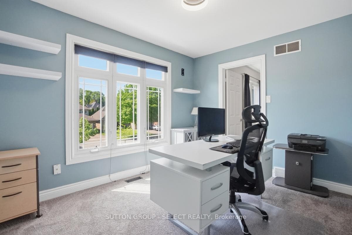 60 Edgevalley Road photo 35