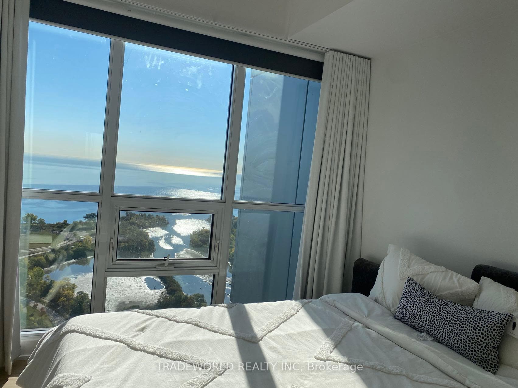 2200 Lakeshore Boulevard Unit 3710 photo 6