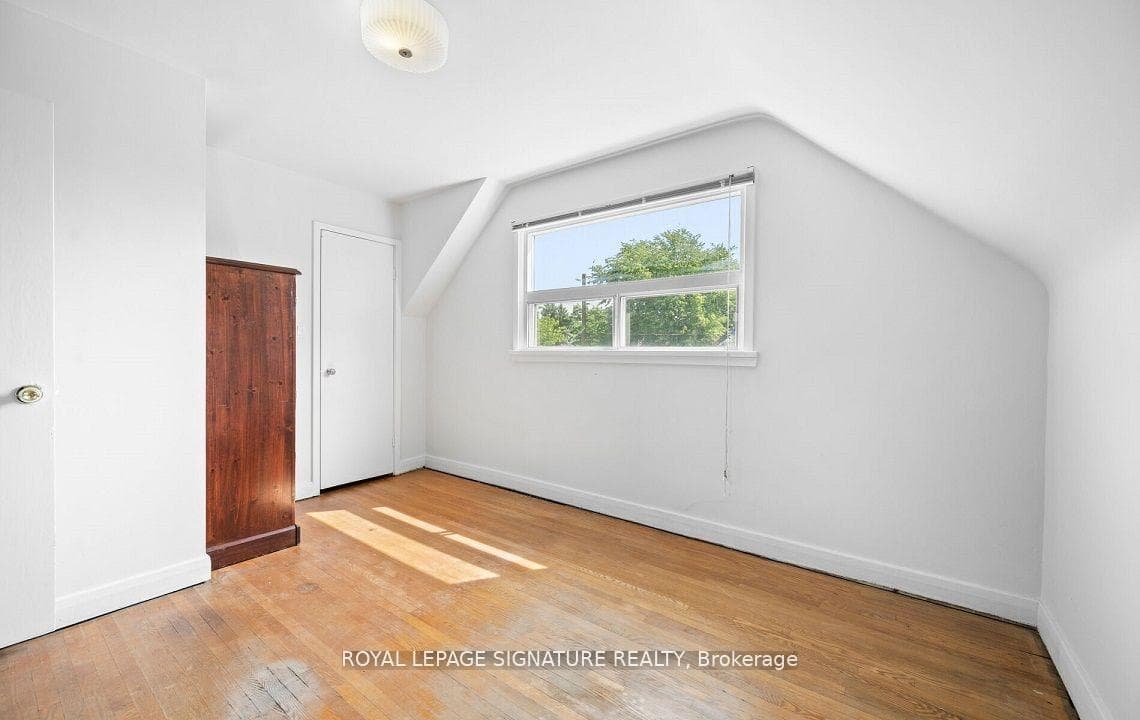 129 Allenby Avenue photo 24