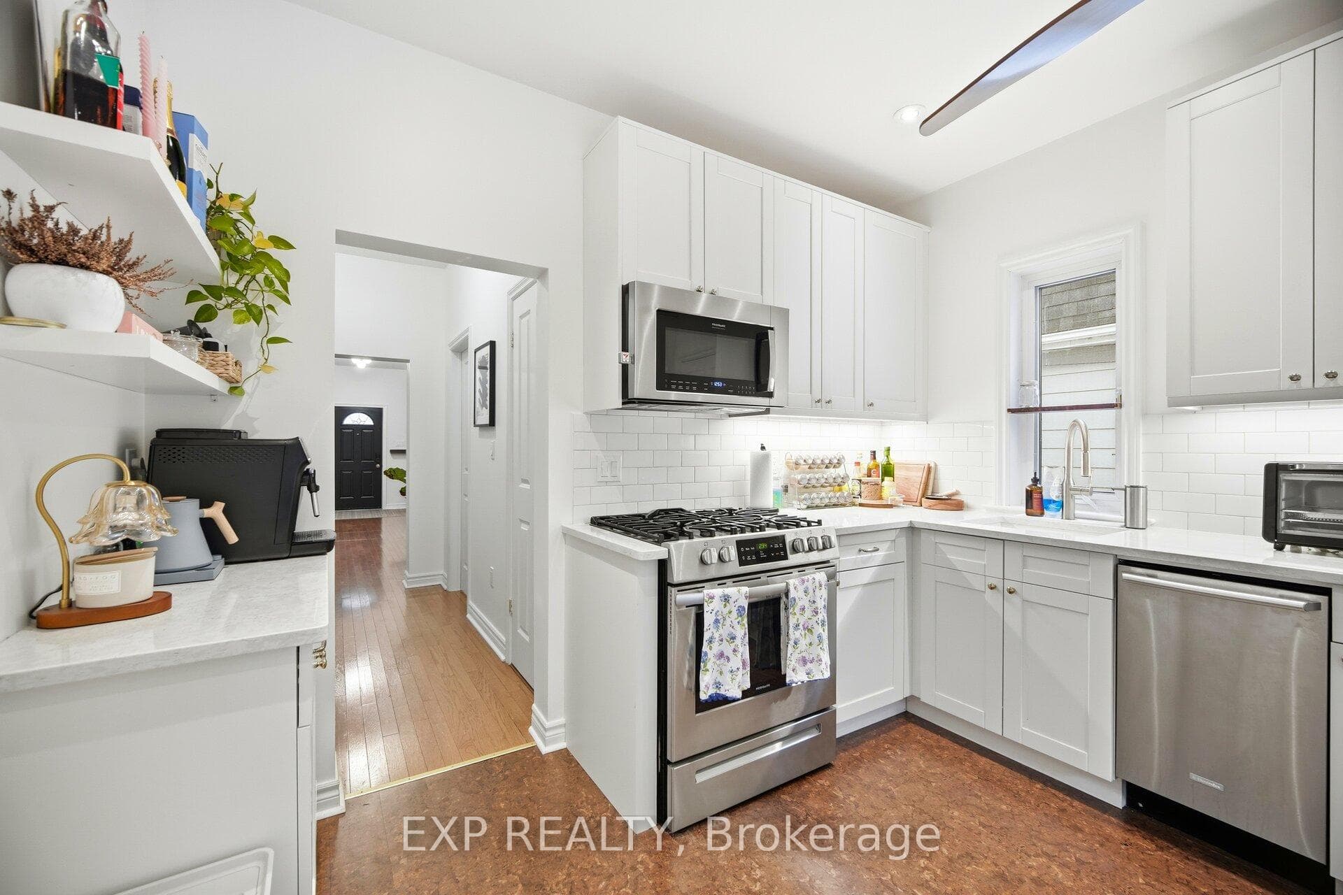 402 Woodfield Road Unit A photo 9