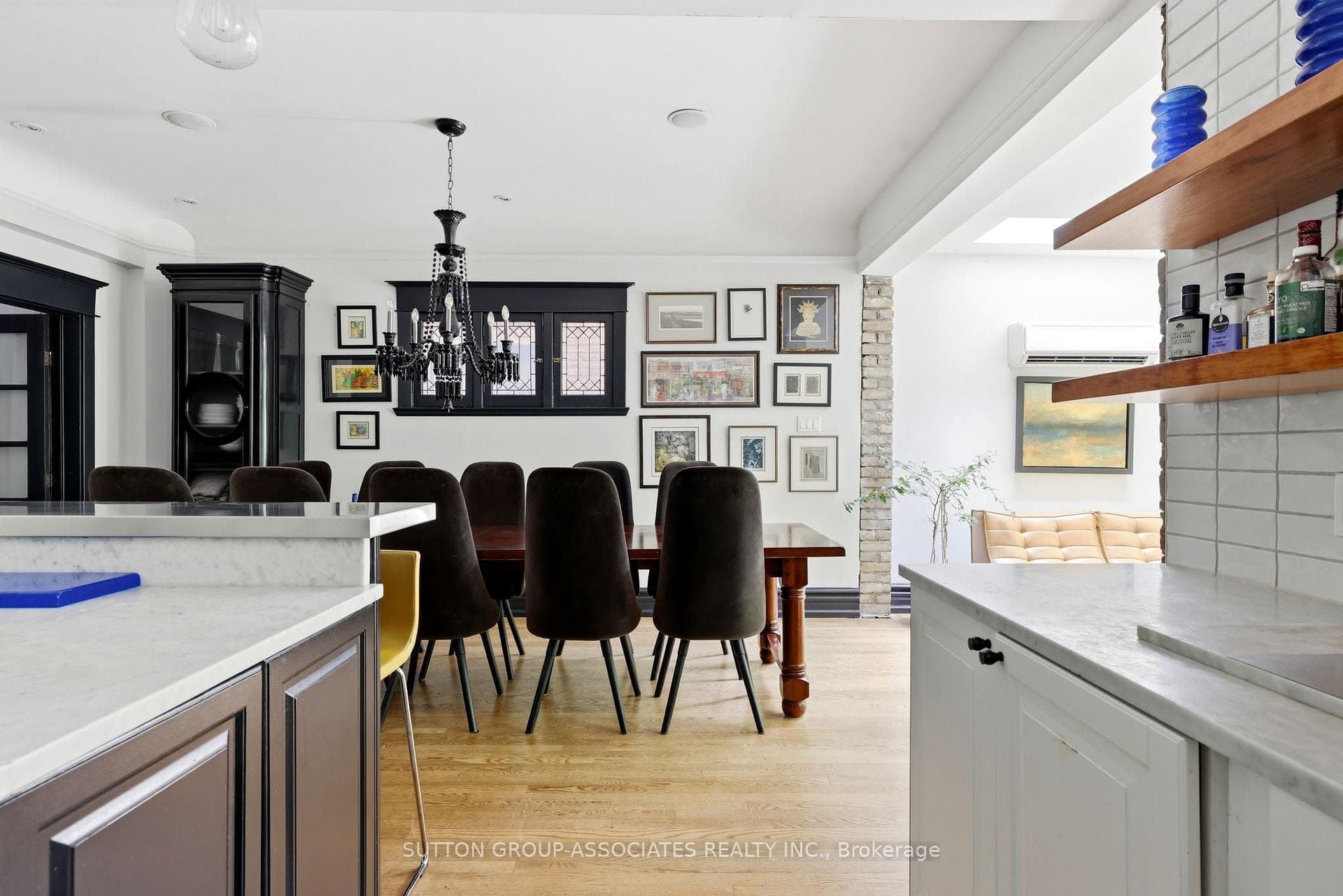 33 Albany Avenue photo 13