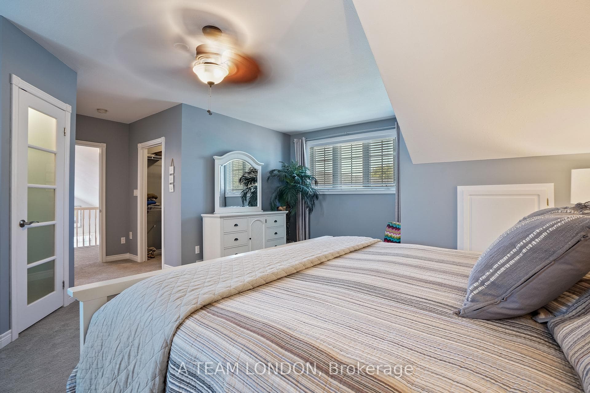 4749 Riverside Drive photo 12