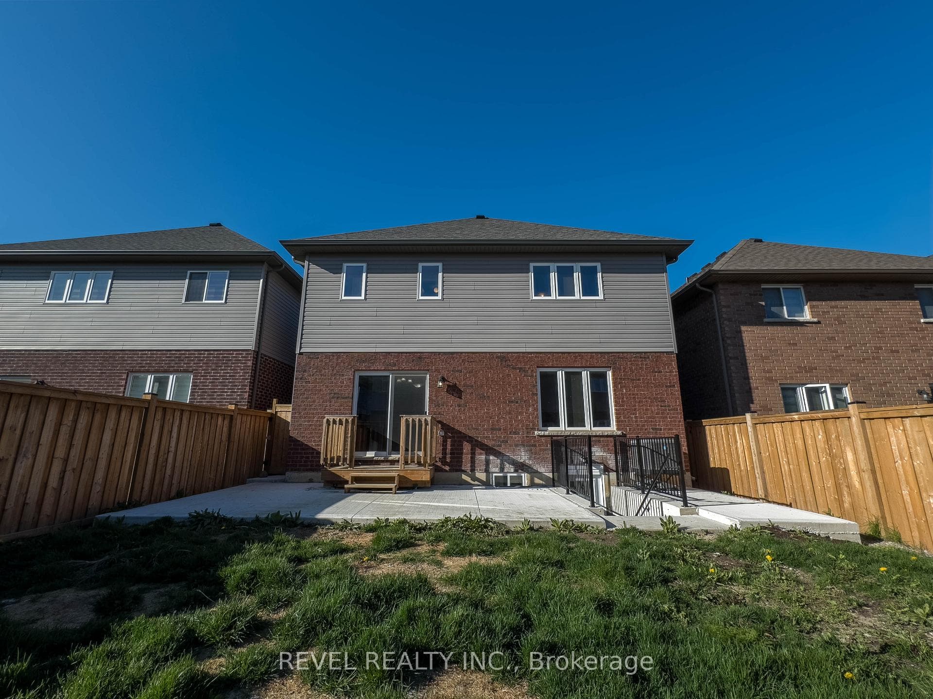 258 Dalgleish Trail photo 35