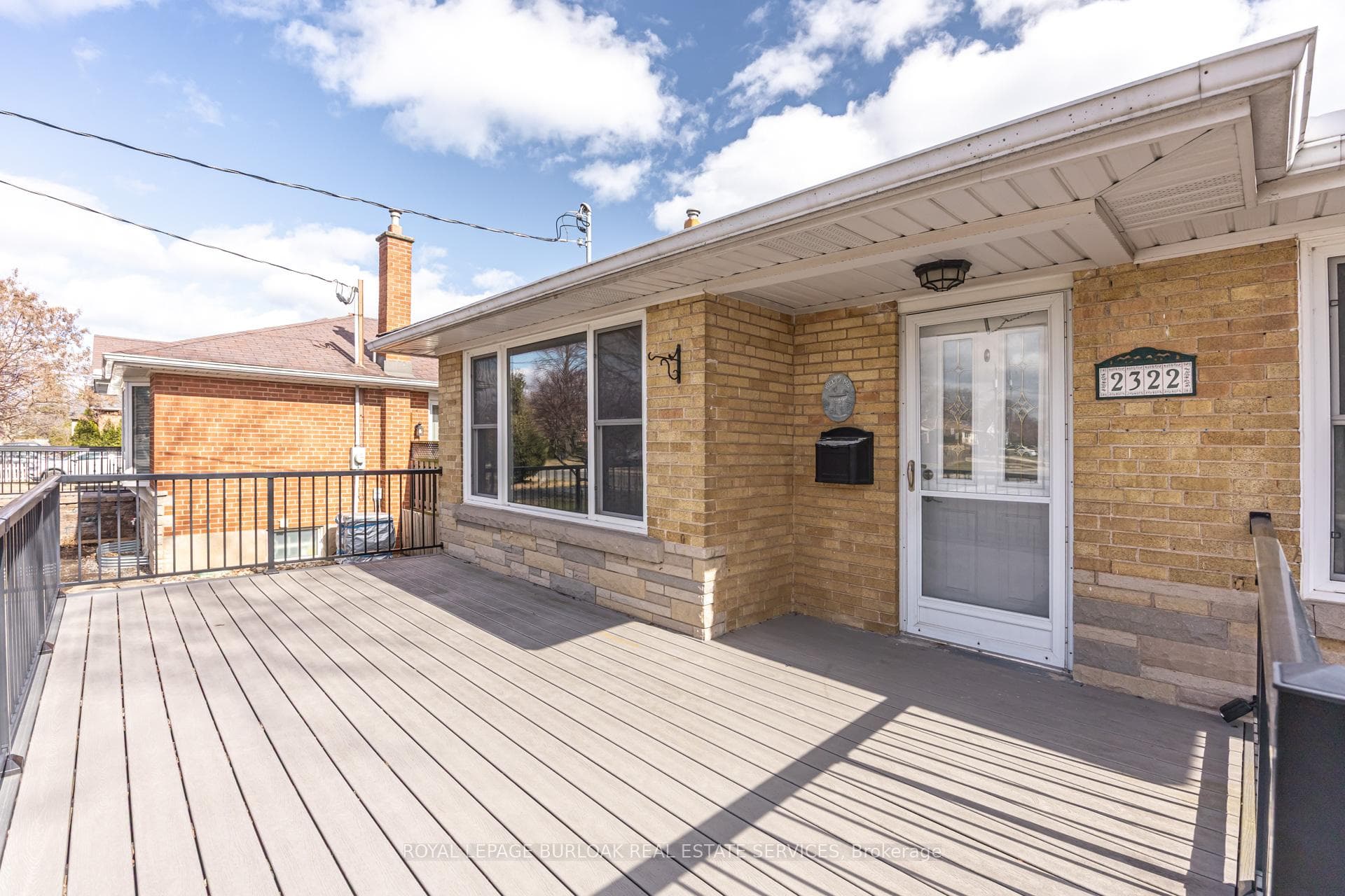 2322 Redfern Road photo 3