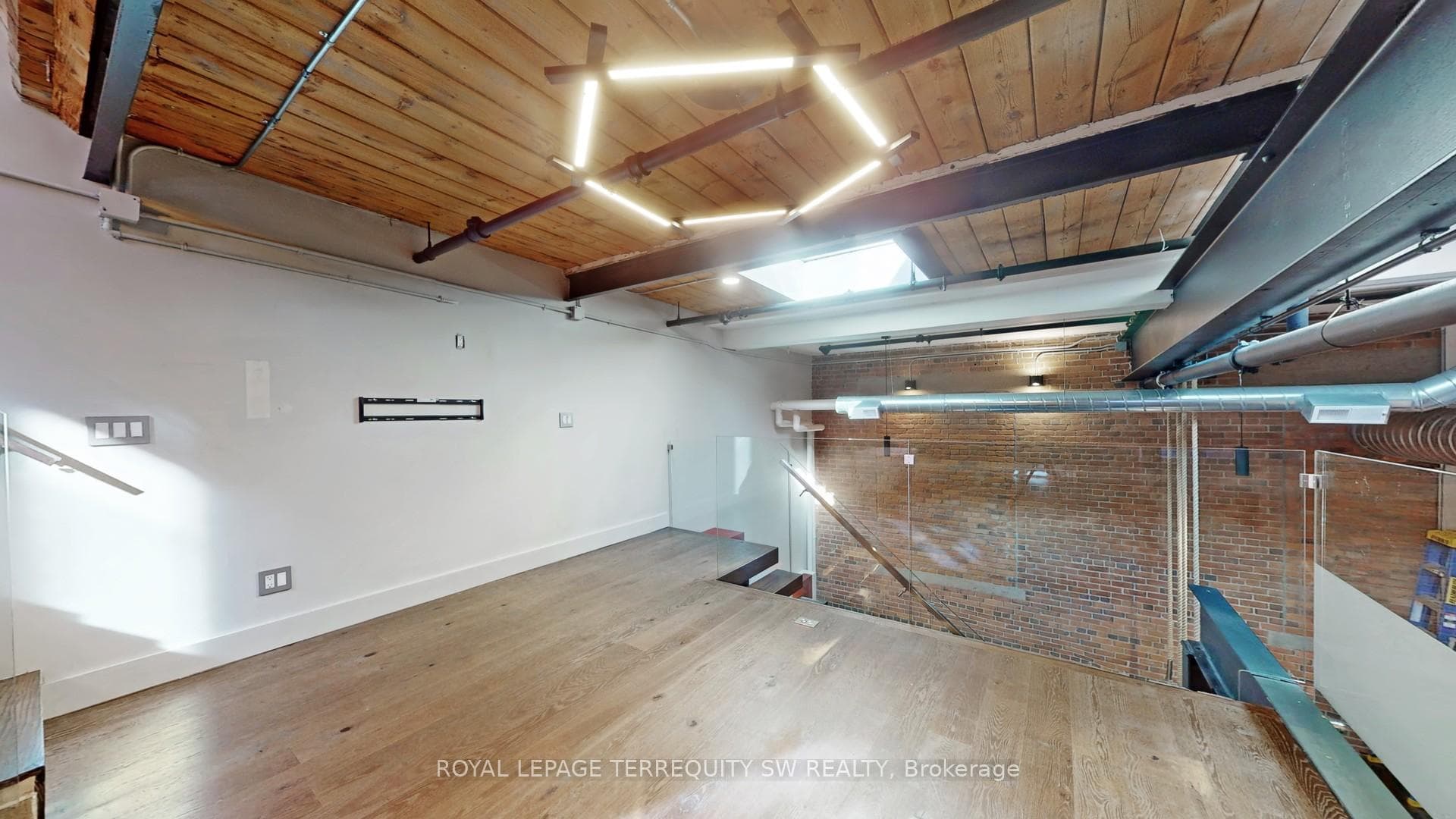 326 Carlaw Avenue Unit 124 photo 22