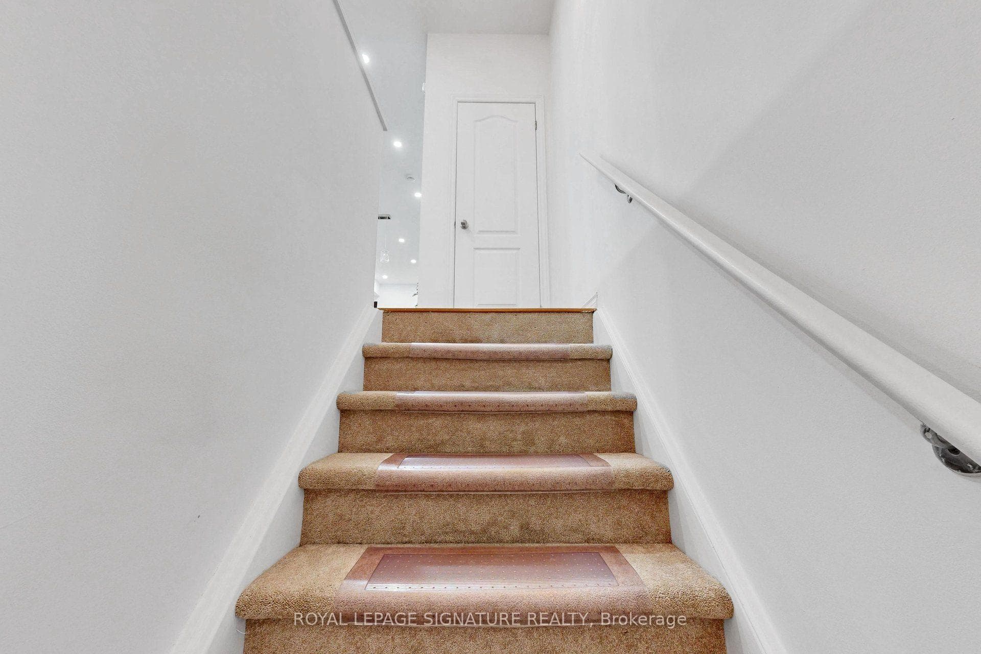 51 Piggott Mews photo 7