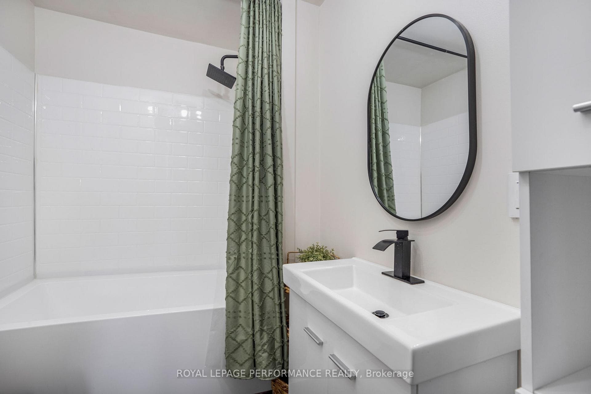 403 Catherine Street photo 21