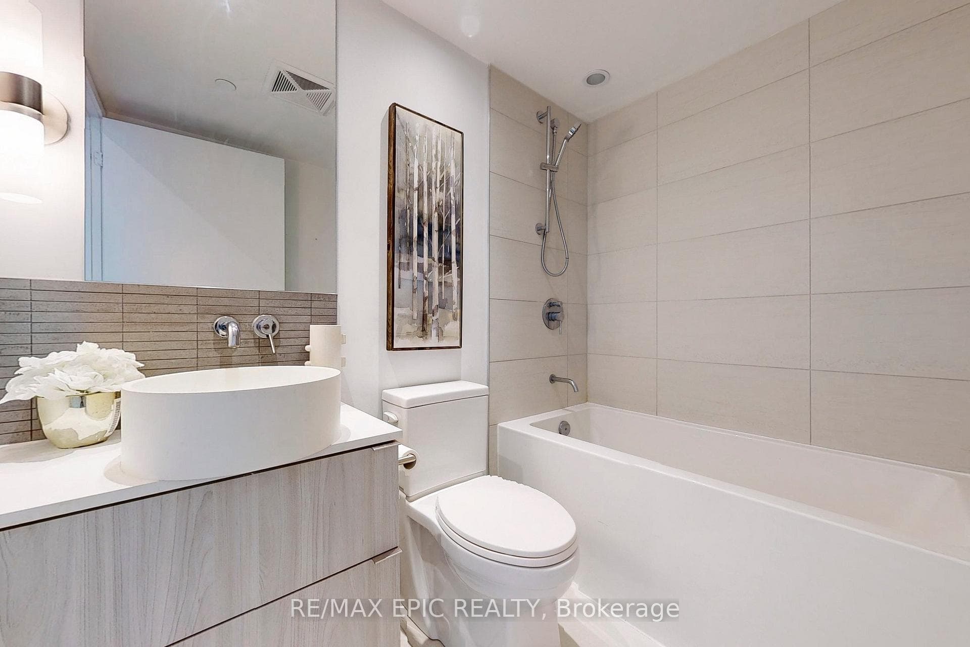 161 Roehampton Avenue Unit 801 photo 18