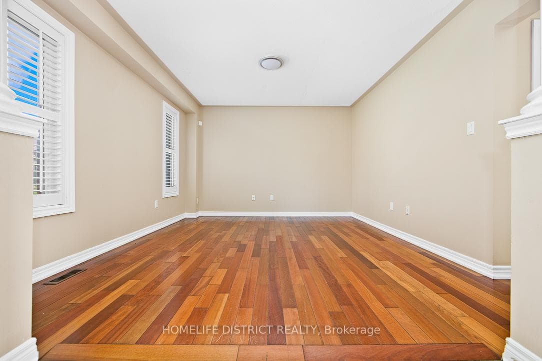 47 Ball Crescent photo 6