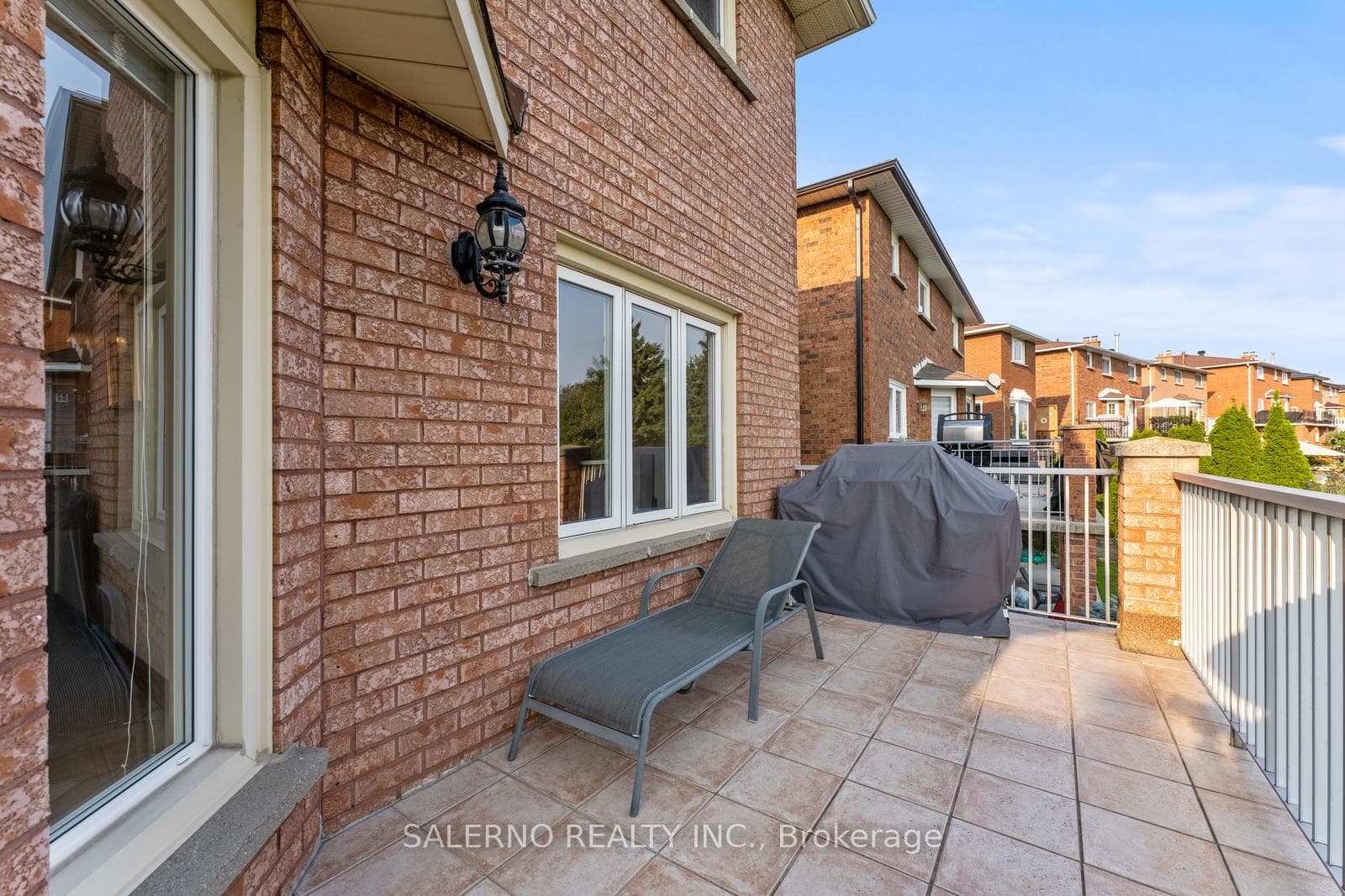71 Clover Leaf Street photo 13