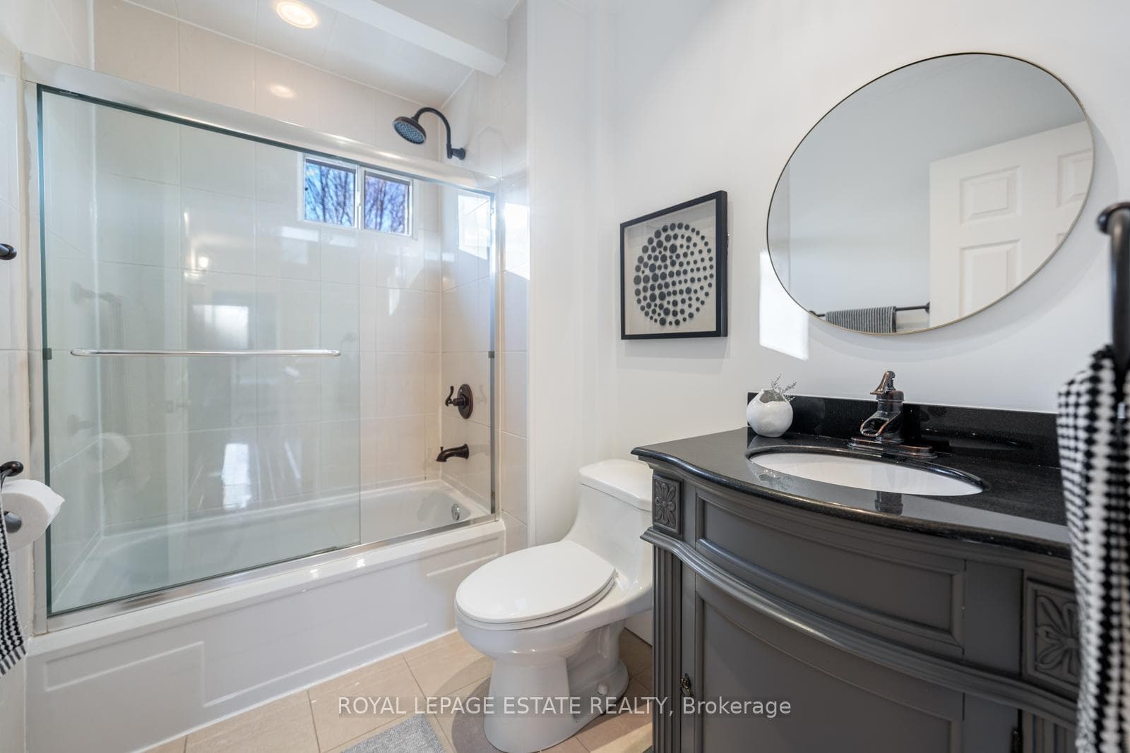 274 Bingham Avenue photo 19