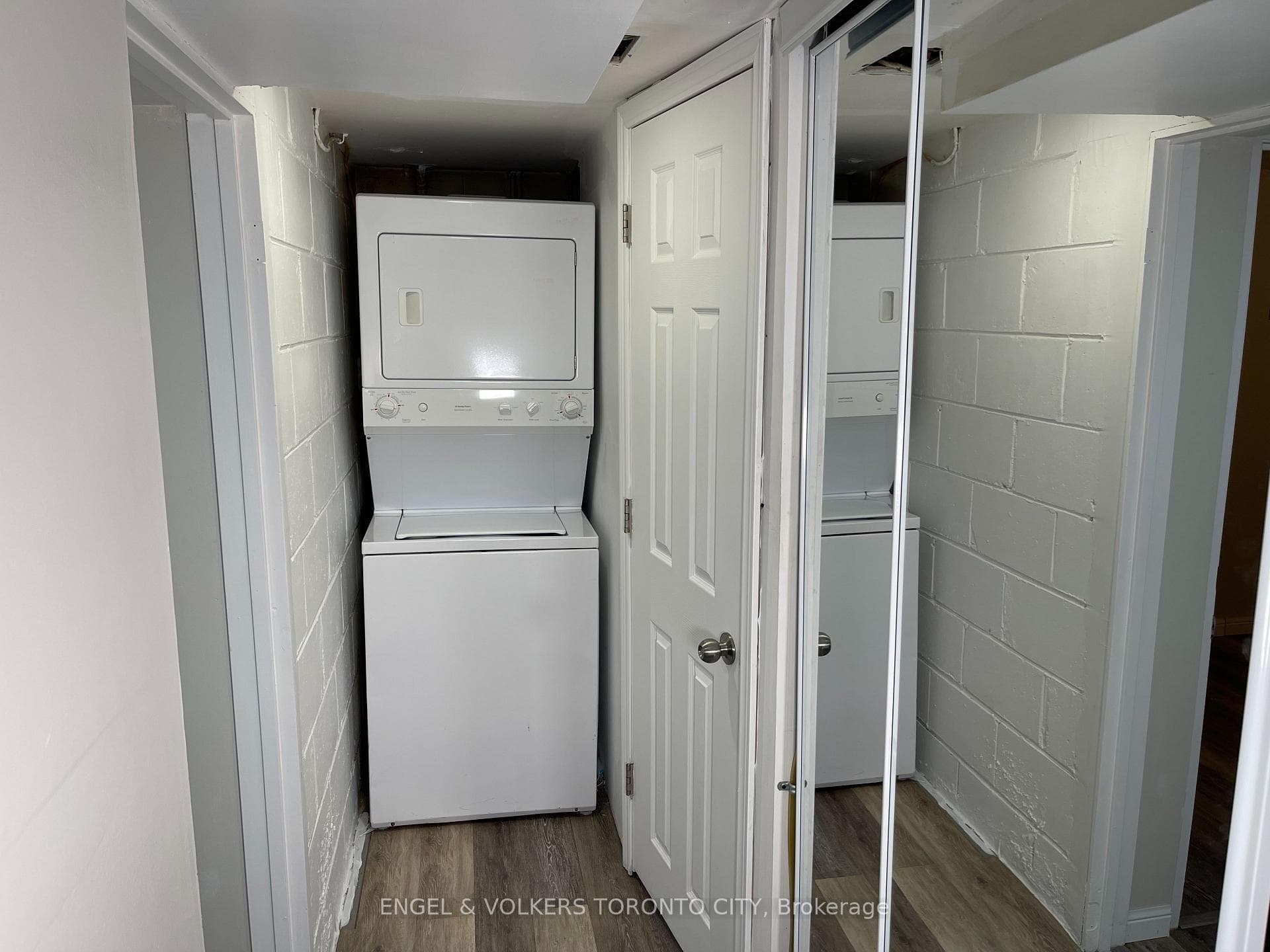 118 Thicketwood Drive photo 12