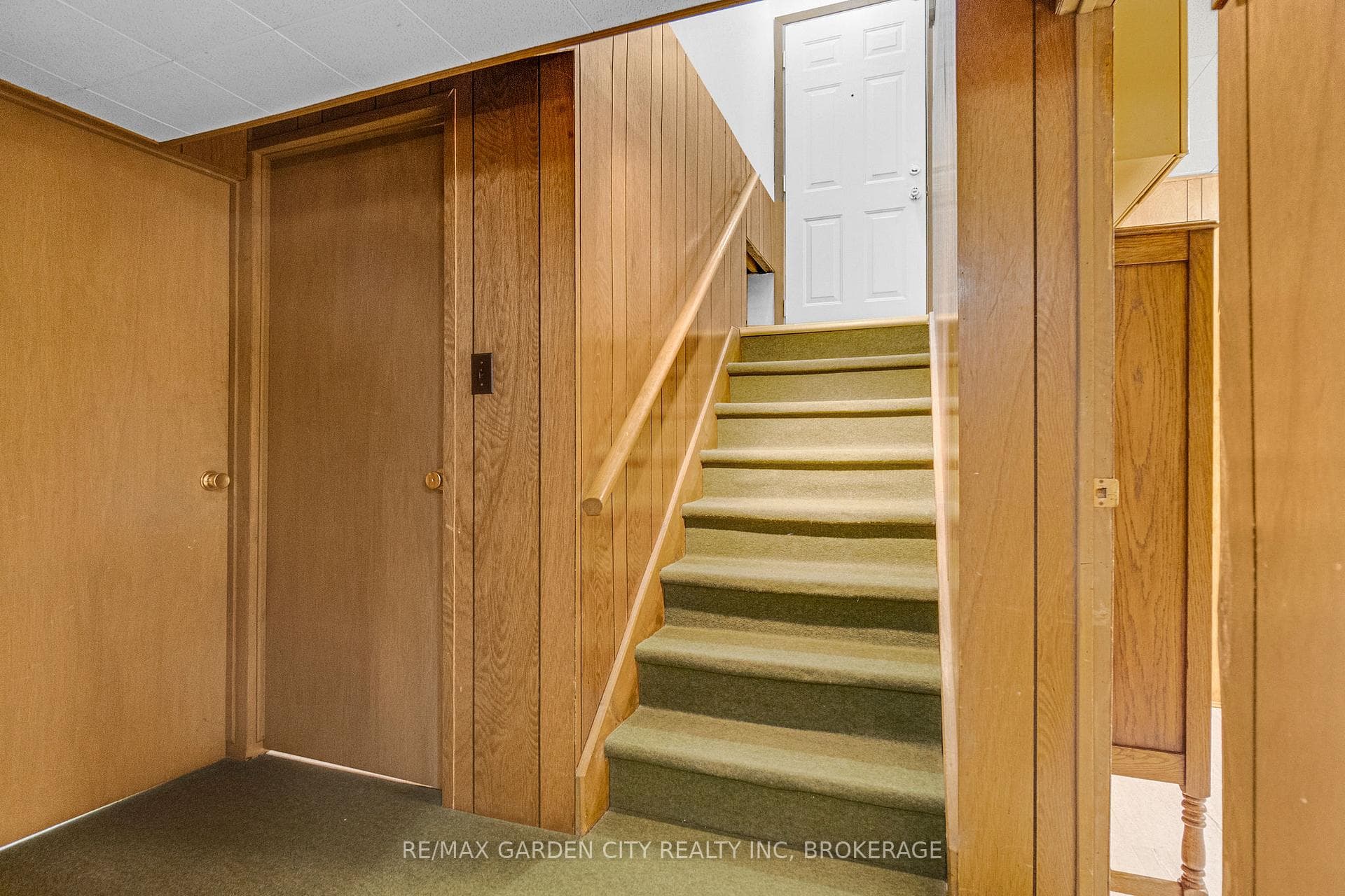5687 Murray Street photo 21