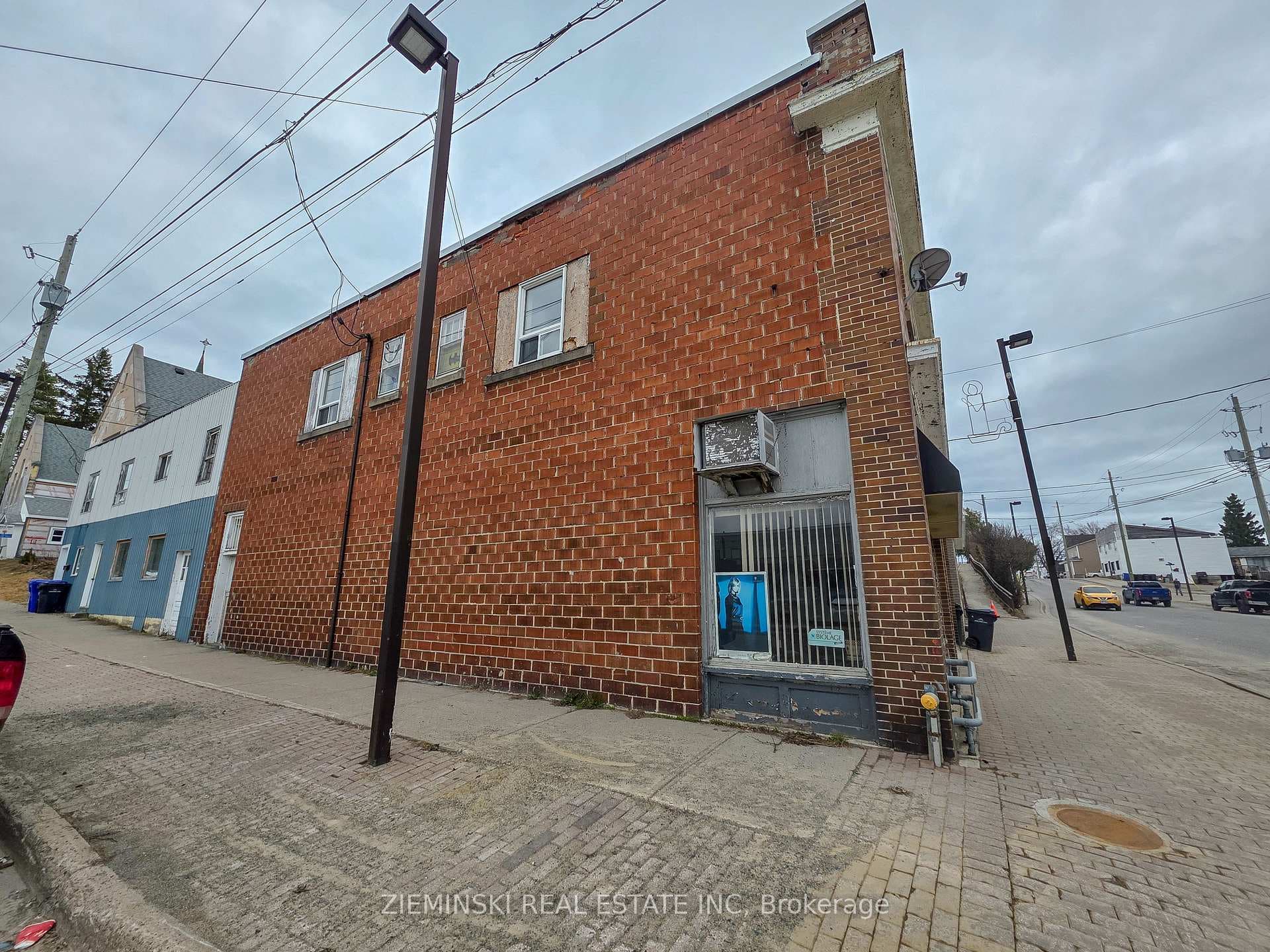 30 Duncan Avenue photo 38