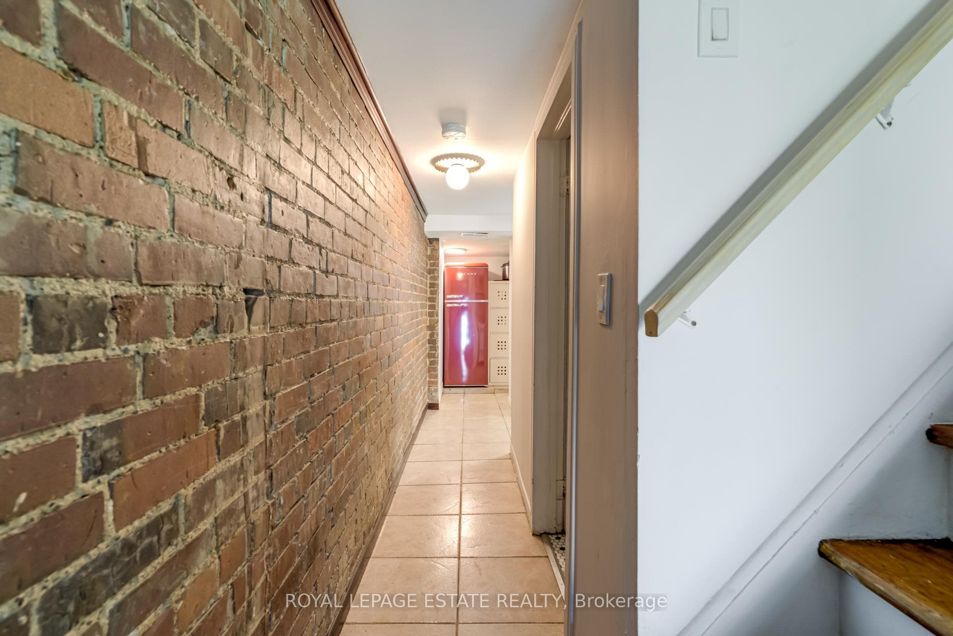 121 Coxwell Avenue photo 11