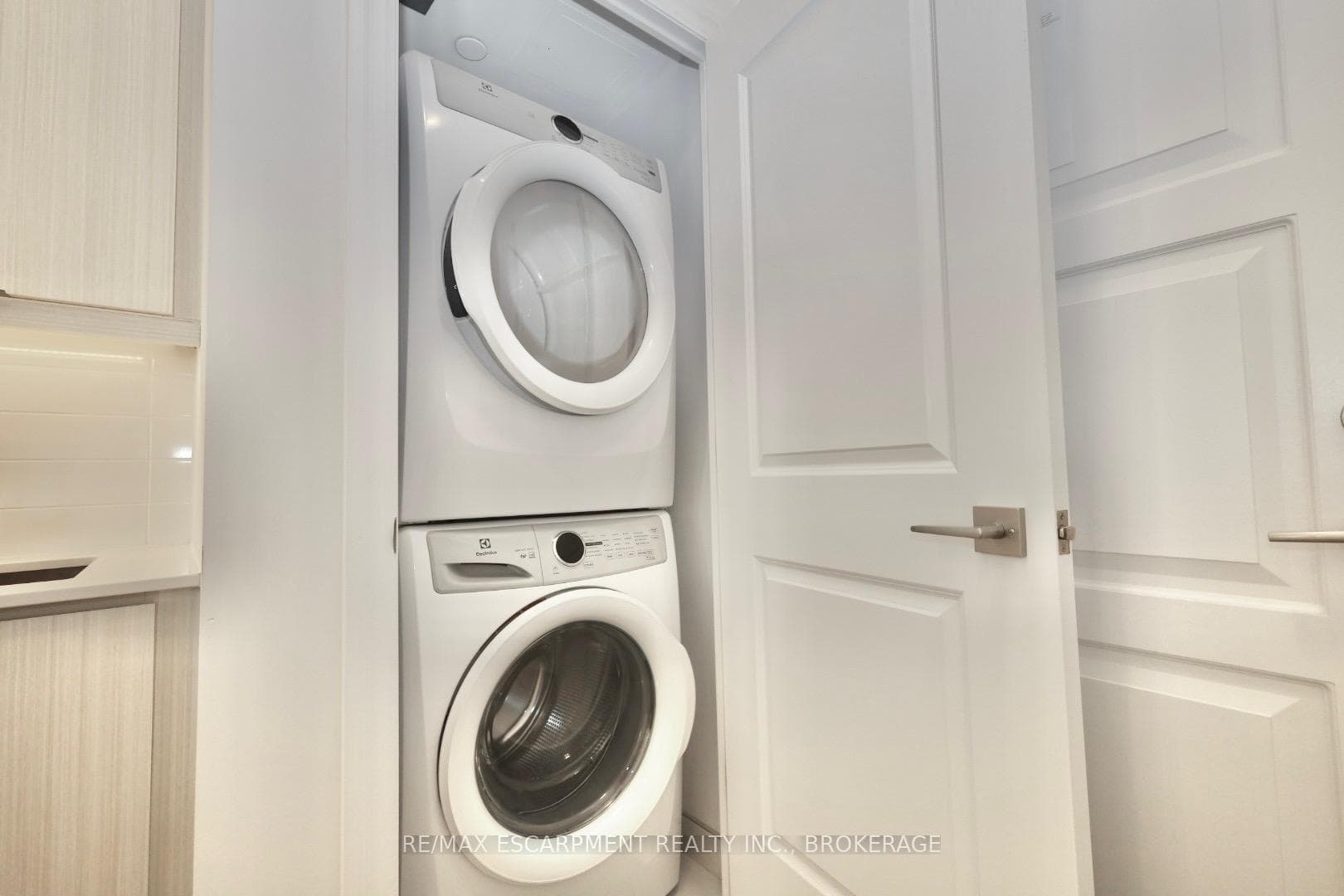 36 Elm Drive Unit 2203 photo 12