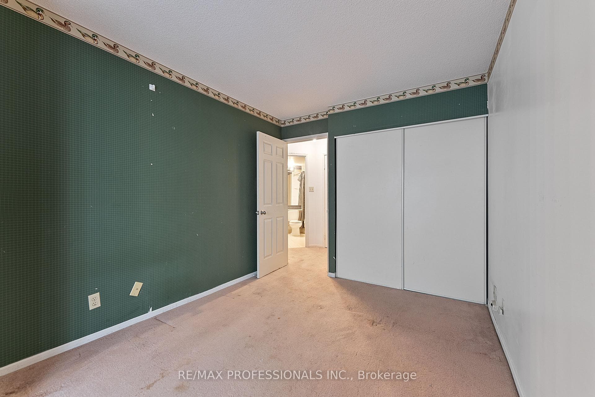 717 Bay Street Unit 602 photo 29