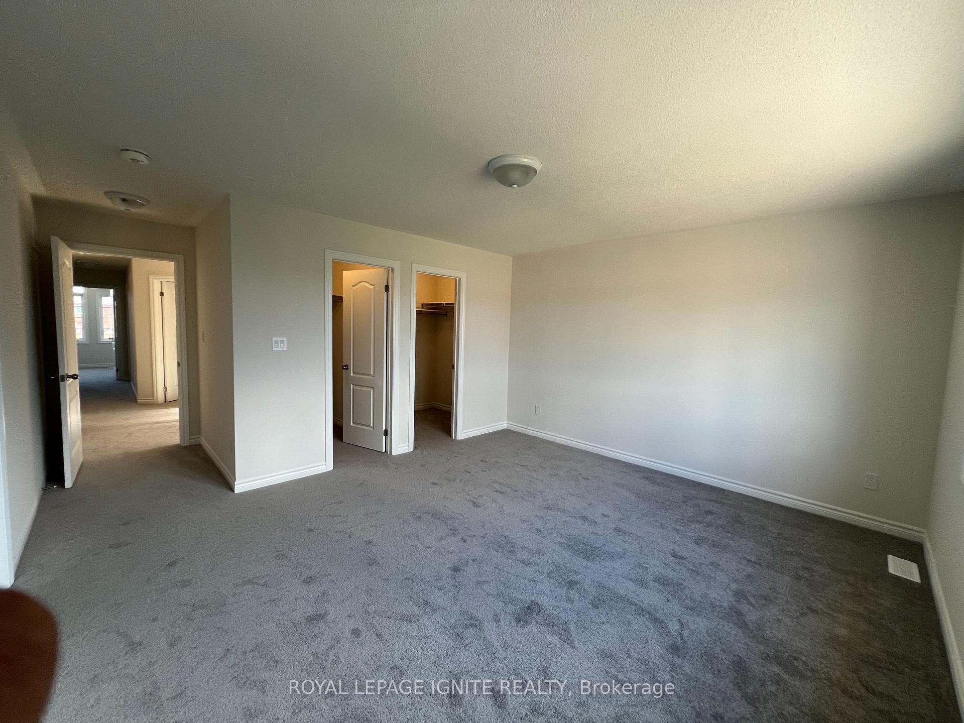 962 Mathew Murray Crescent photo 15