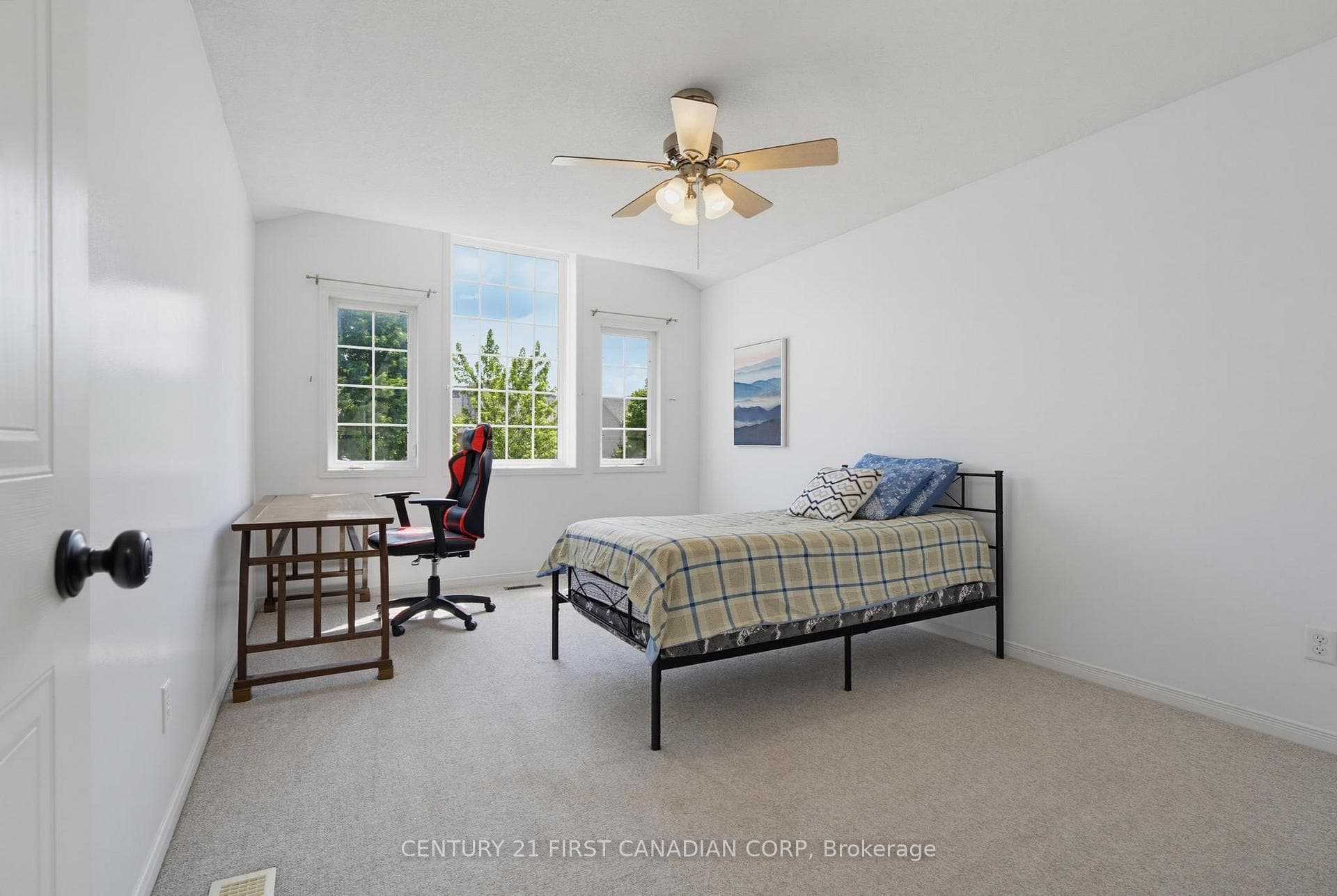 761 BLACKSMITH Street photo 24