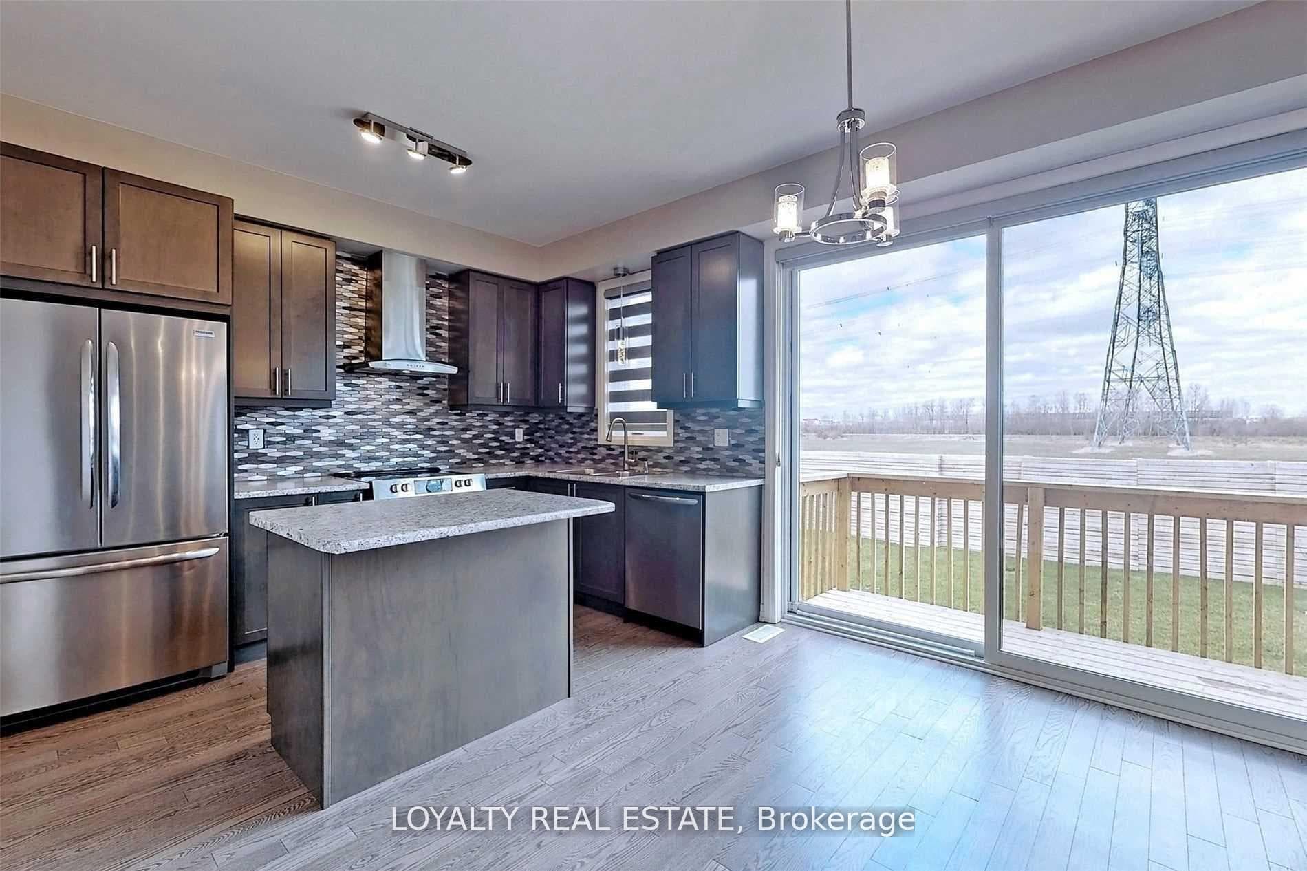 127 Yacht Drive photo 1