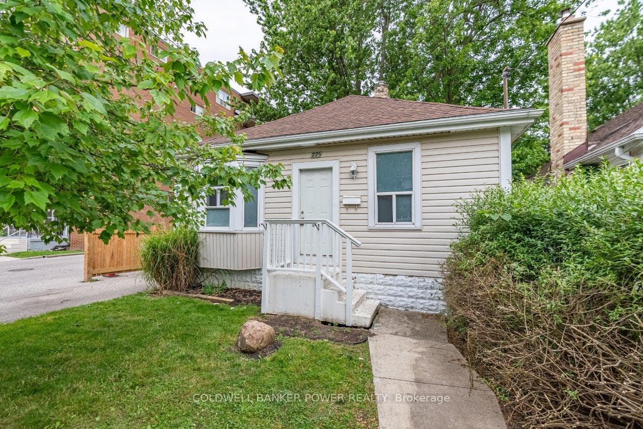 225 Cathcart Street photo 1