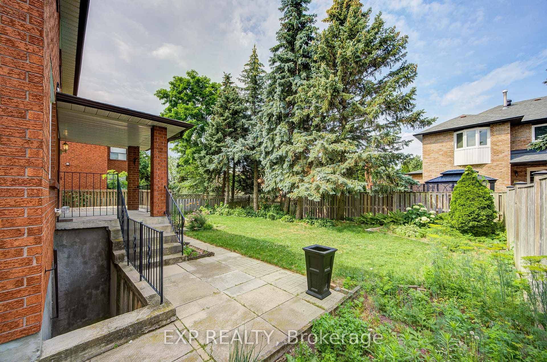46 Eden Avenue photo 37